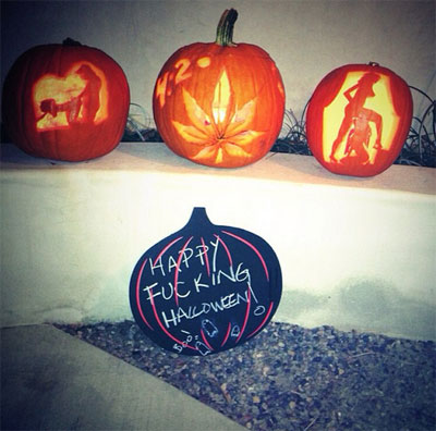 セックスを表したマイリーの下品すぎる「ジャック・オー・ランタン」に、ファンもドン引き！