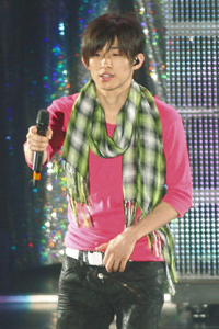 長瀬智也、松本潤に続きV6・三宅健が柴咲コウと熱愛報道！