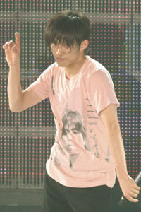 V6三宅健の母が死去……公式サイトで悲痛な心の内を吐露