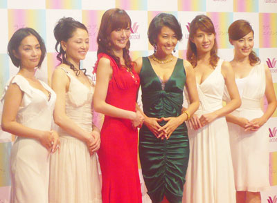 「年齢も訂正したので、スリーサイズも」往年の”ウザい岡本夏生”が復活