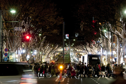 探偵の繁忙期、クリスマス。ボーナスを浮気調査にはたいた女の24日