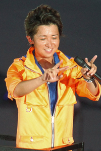 SMAPと嵐の意外な交流！　紅白の舞台裏で、木村拓哉と大野智がコント!?