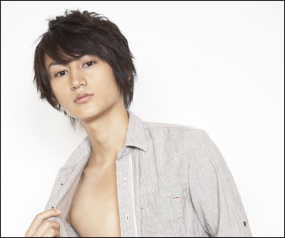 佐藤永典クンのクールな眼差しと、かわいらしい性格のギャップにキュン♪