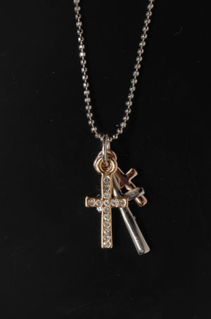 映画『セントアンナの奇跡』より”トリプルクロス☆ネックレス”を3名様に