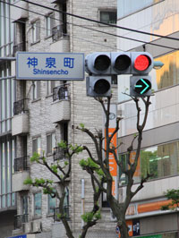 右折信号の青の時間、短くないですか？