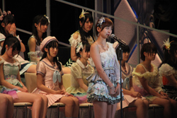 「かわいくない」「田舎くさい」篠田麻里子、劣化＆ファッション批判の危険度