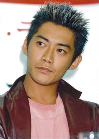 反町隆史、松嶋菜々子と止まらぬ格差！　家庭に居場所なくバス釣り三昧