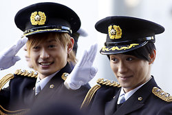 A.B.C-Z、シングル売り上げ3万枚でピンチ!?　前作「半減」以下でDISH//にも敗北