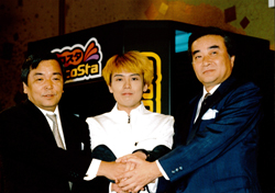 「AKB48に歌わせたくない」声帯全摘のつんく♂、小室哲哉の激励メッセージが波紋呼ぶワケ