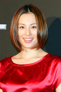 米倉涼子、結婚に水を差す!?　元カレ・市川海老蔵との“ただならぬ”関係のうわさ