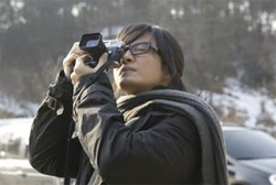 ヨン様主催「シークレットパーティー」の実態 女優の卵をはべらせて…？