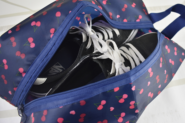 【100均ずぼらシュラン】ダイソー「旅行用靴バック」はコスパよく靴を持ち運べるの画像5