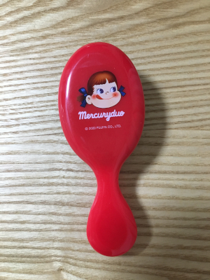 【付録レビュー】「美人百花」3月号、ペコちゃんとMERCURYDUOが夢のコラボ！「ミルキー」風のブラシ＆巾着がレトロかわいい！の画像2