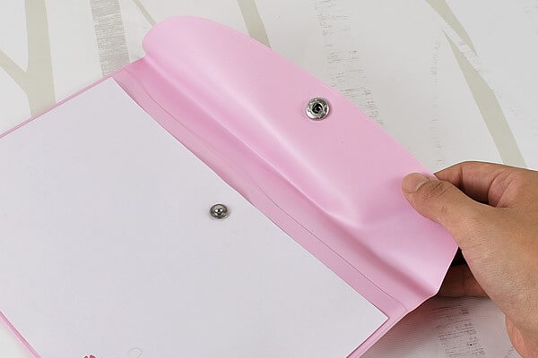 【100均ずぼらシュラン】ダイソー「マルチフラットケース（さくらA）」でカバン内の小物を一気に整理！の画像3