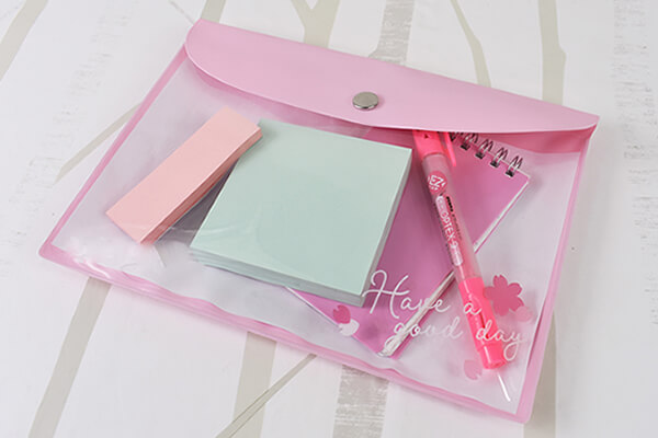 【100均ずぼらシュラン】ダイソー「マルチフラットケース（さくらA）」でカバン内の小物を一気に整理！の画像5