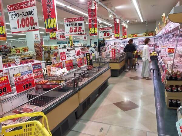 本命のお肉売り場へ到着