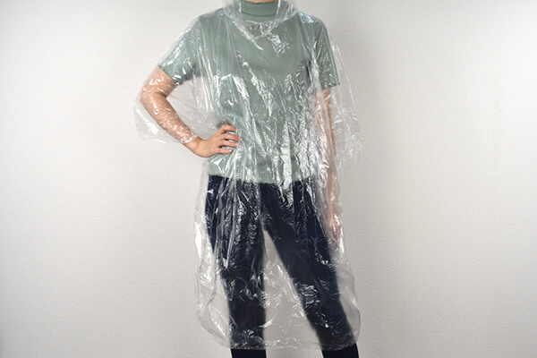 【100均レビュー】ダイソー「雨用グッズ」比較！　雨で服を濡らしたくない人におすすめの画像7
