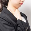 風邪じゃないのに「声が出ず、食事もストレス」！　「喉のつかえ・違和感」に悩む31歳女性、簡単な方法で症状を改善！