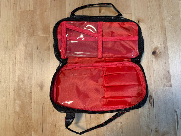 【付録レビュー】「＆Rosy」10月号、ARTISAN&ARTISTのメイクポーチが見た目以上の収納力！　一番人気のリップ柄が超お得【女性誌】の画像6