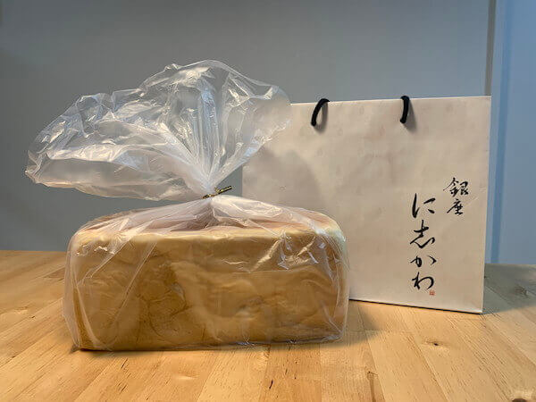 銀座に志かわ「水にこだわる高級食パン」2斤 864円（税込）(C)サイゾーウーマン