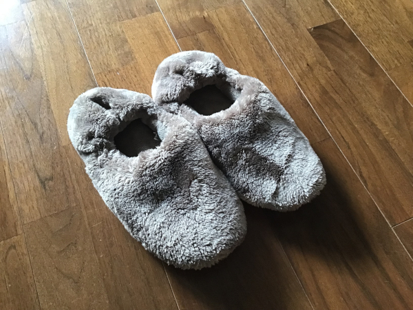 あたたかファイバールームシューズ　1,290円（C）サイゾーウーマン