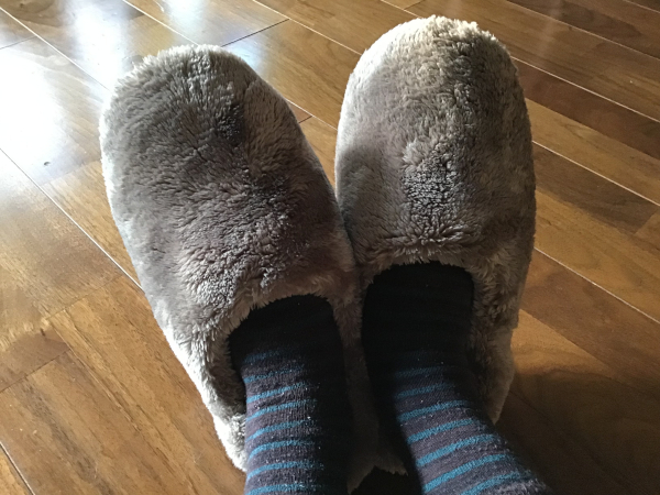 あたたかファイバールームシューズ、履いてみた（C）サイゾーウーマン