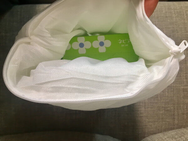 ティッシュケースは埋もれるくらい