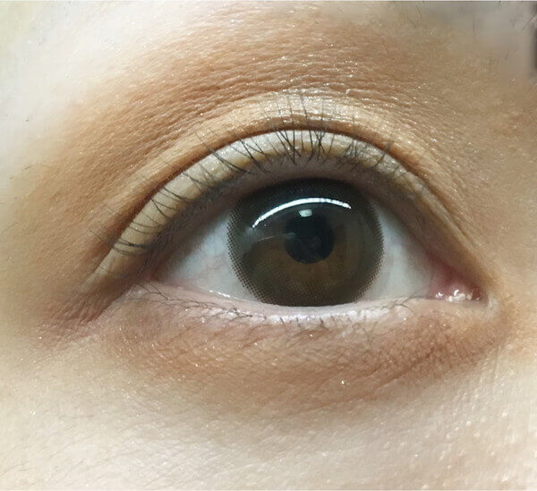 クールカジュアルメイクに挑戦した様子