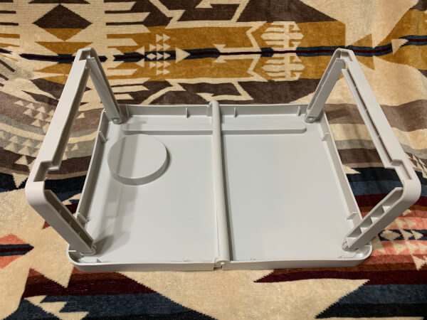 足は立ち上げるだけ（C）サイゾーウーマン