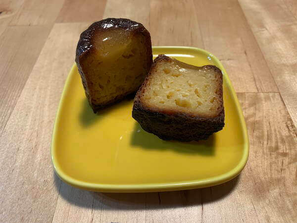 中はモチモチ、外はカリカリ……大阪で人気の「カヌレ」食べ比べ！　「甘いのが苦手な人」にもオススメできる一品は？