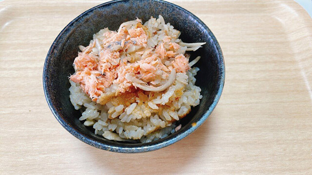 『きのう何食べた？』レシピ【鮭とゴボウの炊き込みご飯】完全再現！　入れて炊くだけ、時短で香り豊かな旅館の味が完成の画像4