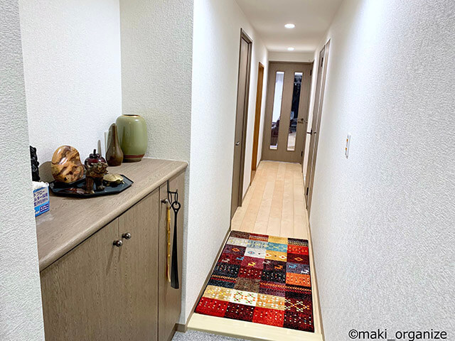 黒カビだらけ玄関がセリアのアレで大激変！　低予算リフォーム「ビフォーアフター」の画像5