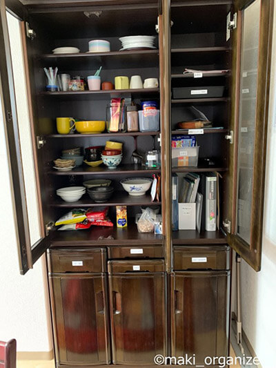 片付け専門家が教える「食器棚」活用アイデア6選！　本棚や文房具収納に使うのが◎の画像4