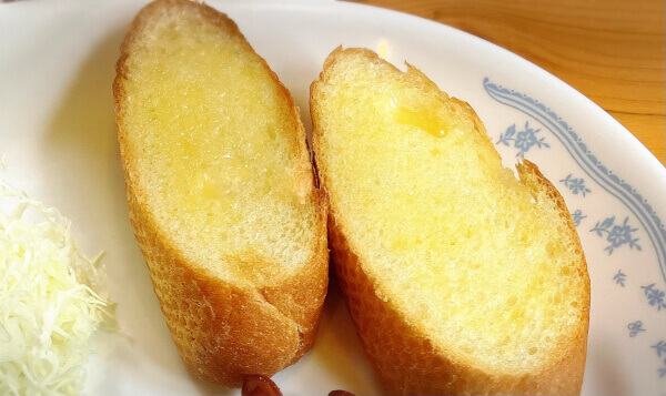 コメダ珈琲「まんぷくプレート」のバゲットの画像