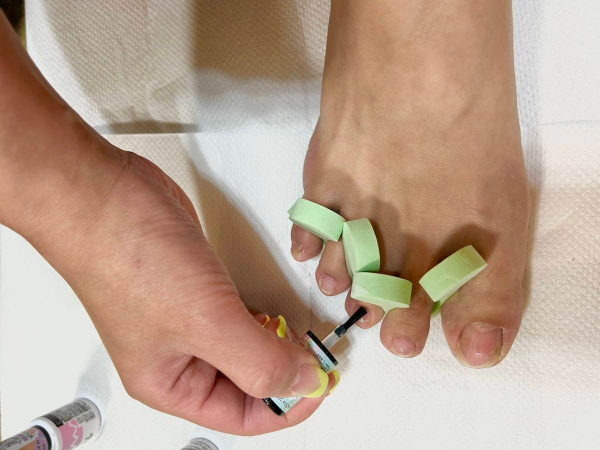 ベースジェルを塗布する画像