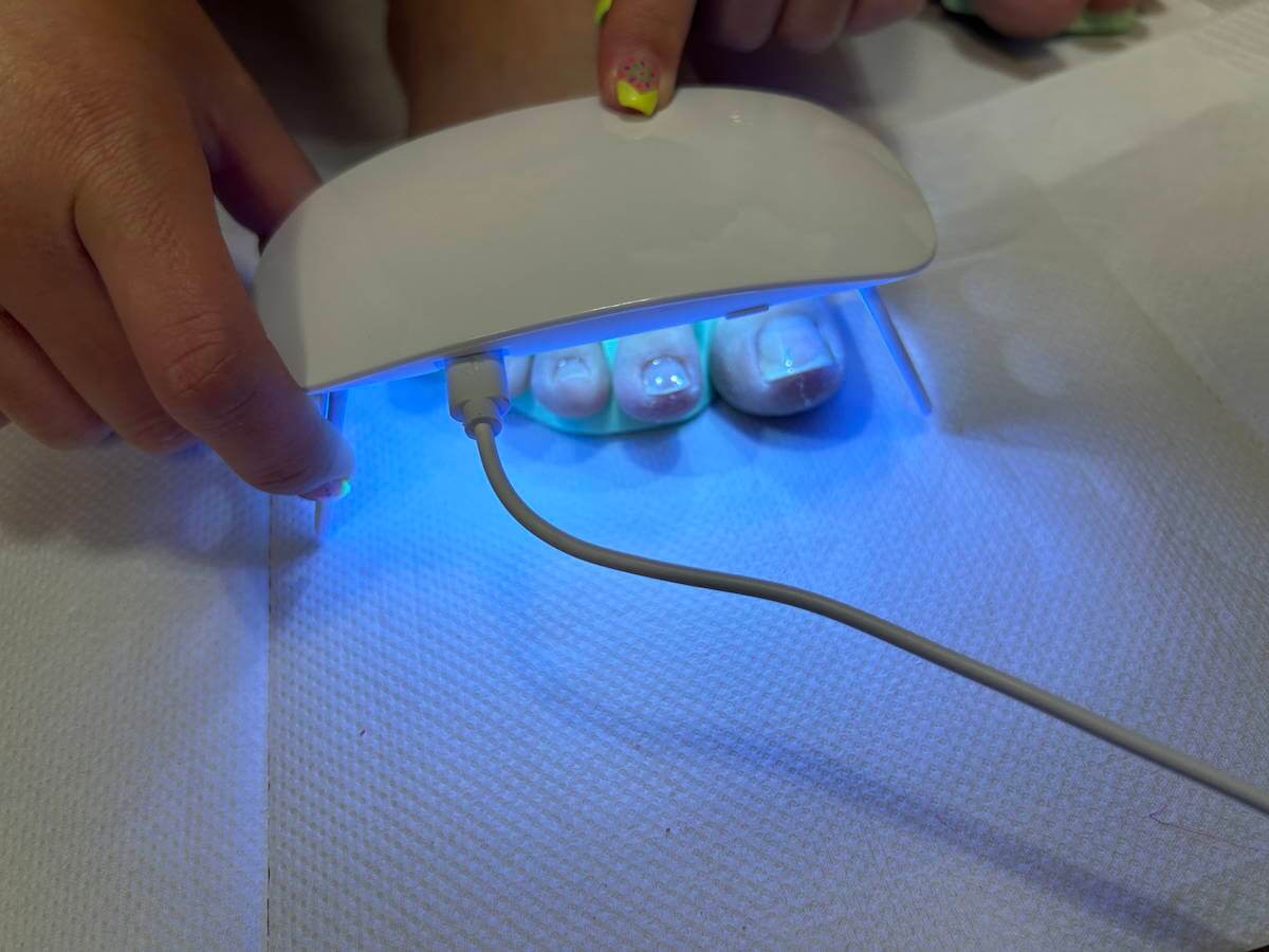 1分間UV/LEDライトで硬化する画像