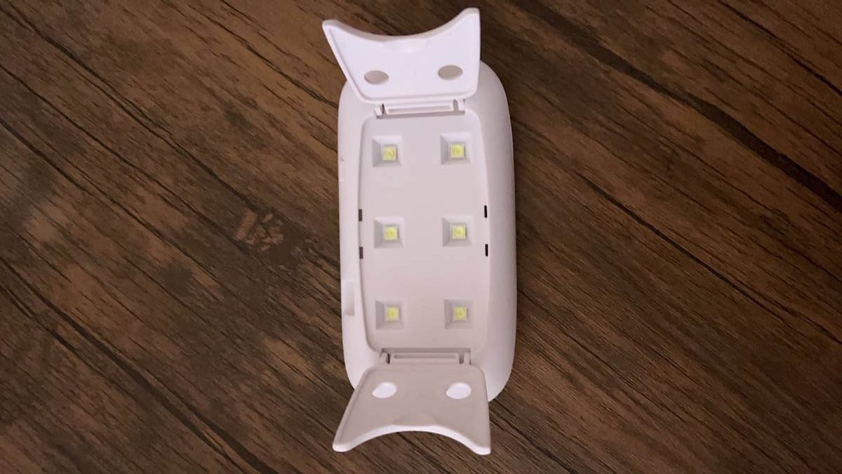 ダイソーUV/LEDライトのライト面の画像