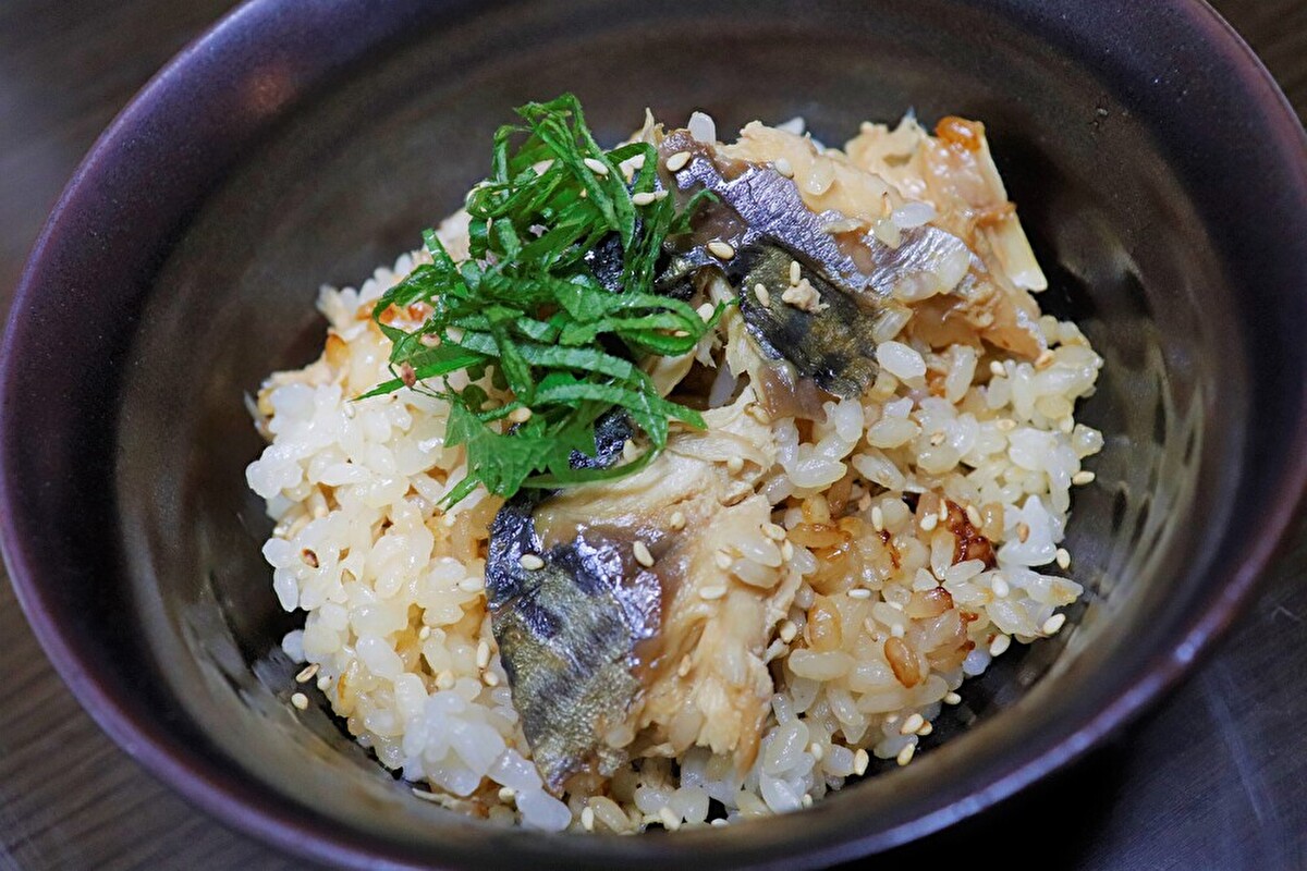 トップバリュ 「ゆずの風味豊かなさばのみぞれ煮 うす塩味」で作った炊き込みご飯の画像