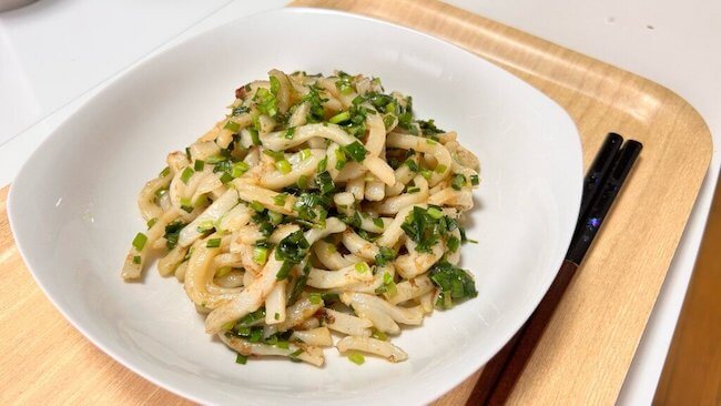 【にらだけ炒めうどん】完成の画像
