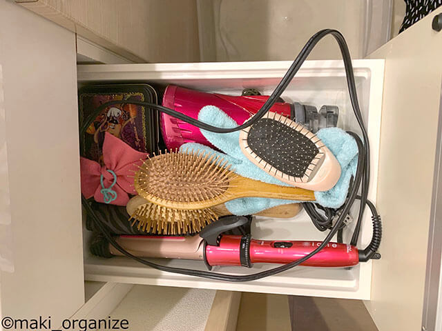 【洗面所収納】目的のモノを1回で出せる！　100均グッズ活用「引き出し仕切り術」をプロが伝授の画像2