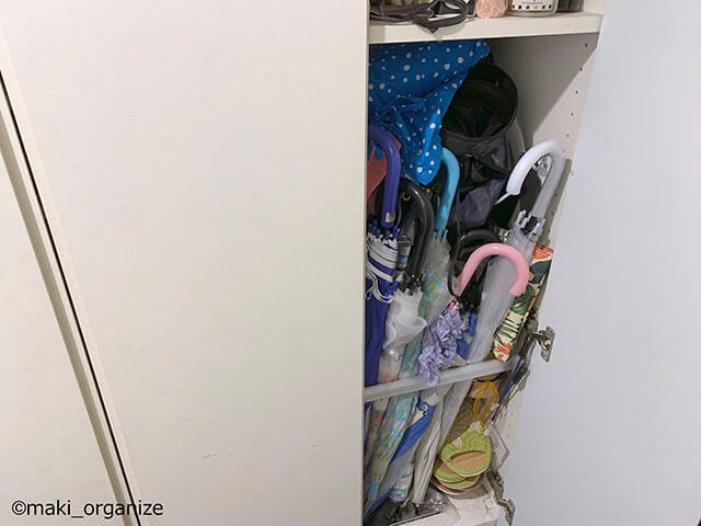 傘収納は100均の〇〇を活用！　狭い玄関でもサッと出し入れ可能な空間にの画像3