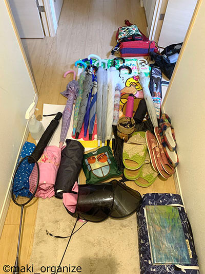 傘収納は100均の〇〇を活用！　狭い玄関でもサッと出し入れ可能な空間にの画像5