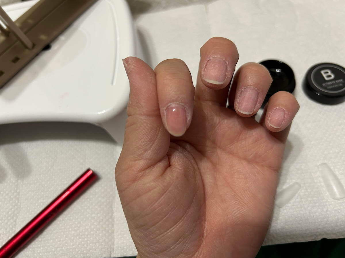 ファンタシアジェルの「アルティメイトベース」を塗布した爪の画像