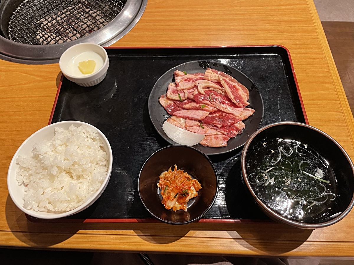 安楽亭ファミリーカルビランチの画像