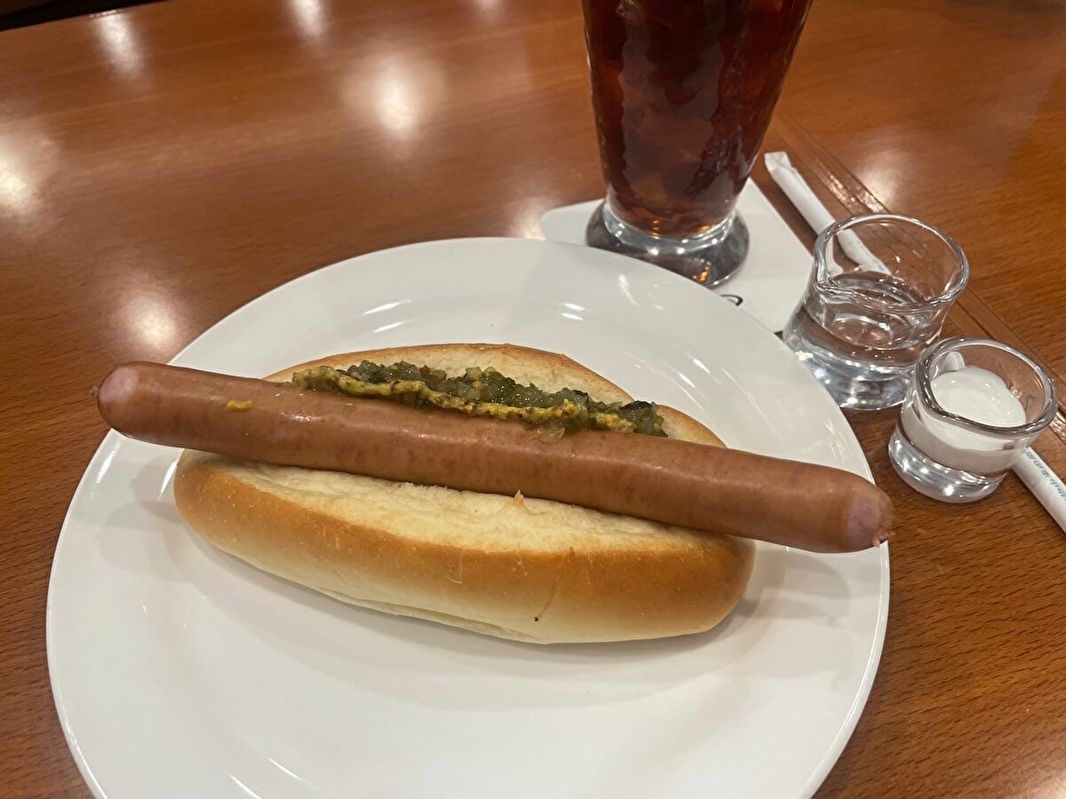 珈琲館モーニング「粗挽きソーセージのホットドッグ」の画像