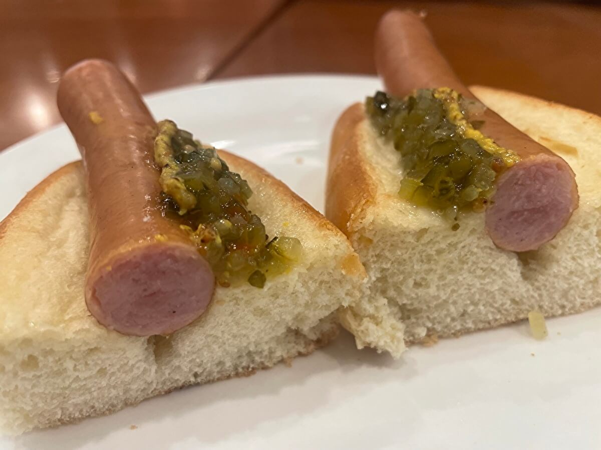 珈琲館モーニング「粗挽きソーセージのホットドッグ」の画像