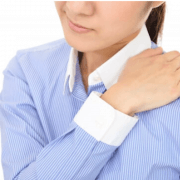 ひどい「肩こり」で頭痛や吐き気も……「病院行かなくてOK」薬剤師おすすめ、3つの薬