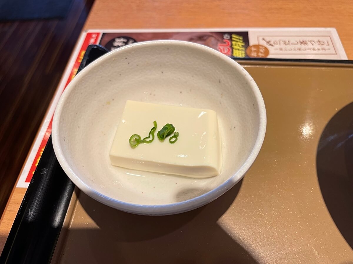 やよい軒のモーニング「ミニすき焼き朝食」の画像