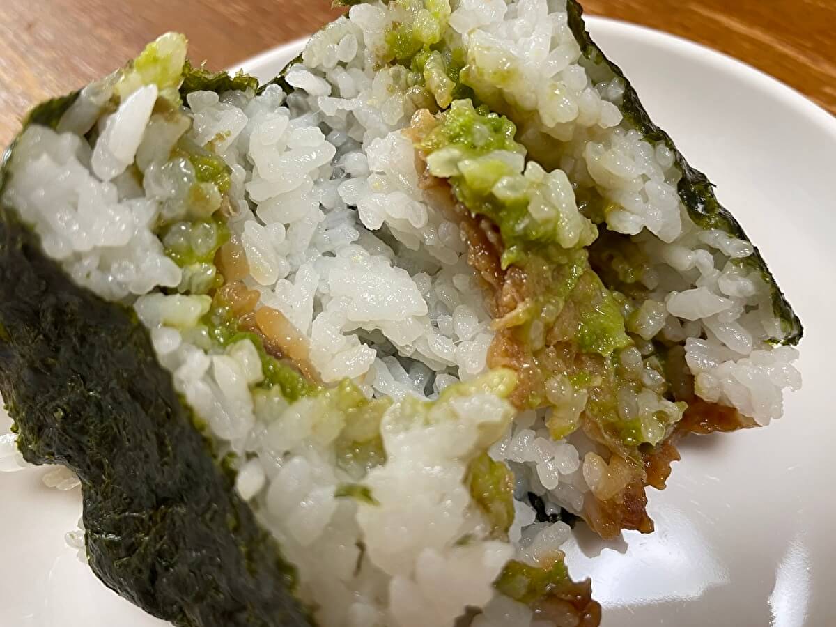 ミニストップ「手づくりおにぎり　まぐろアボカド」の画像