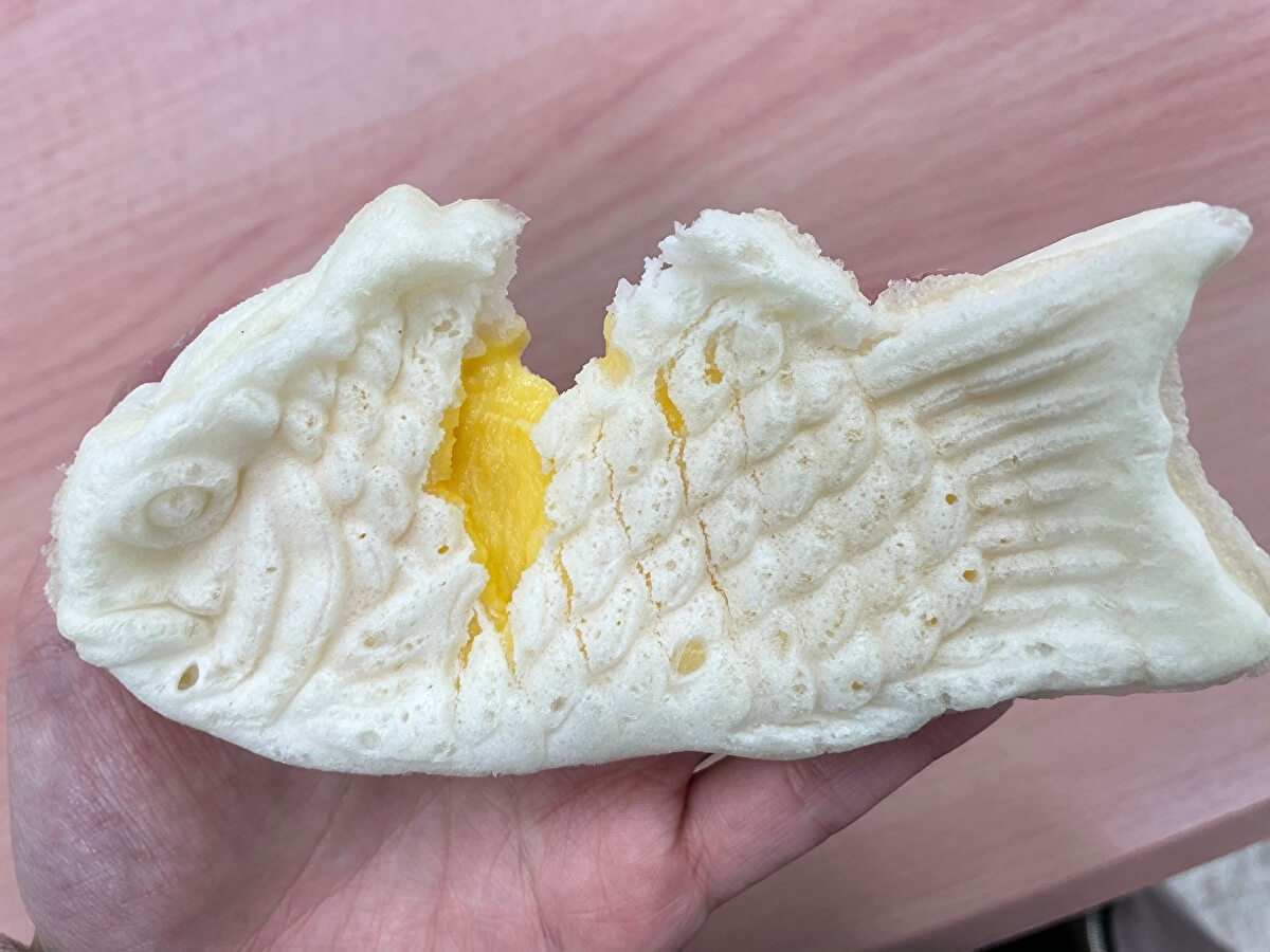 ローソン「もっちりとした白いたい焼き カスタード」の画像